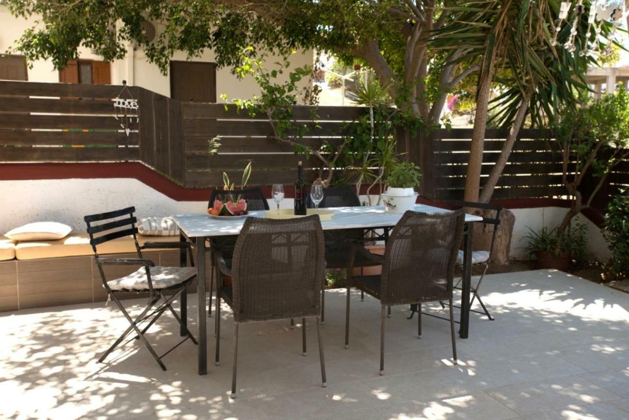 Houmeli Maisonettes & Apartments Kalamaki  Exterior photo