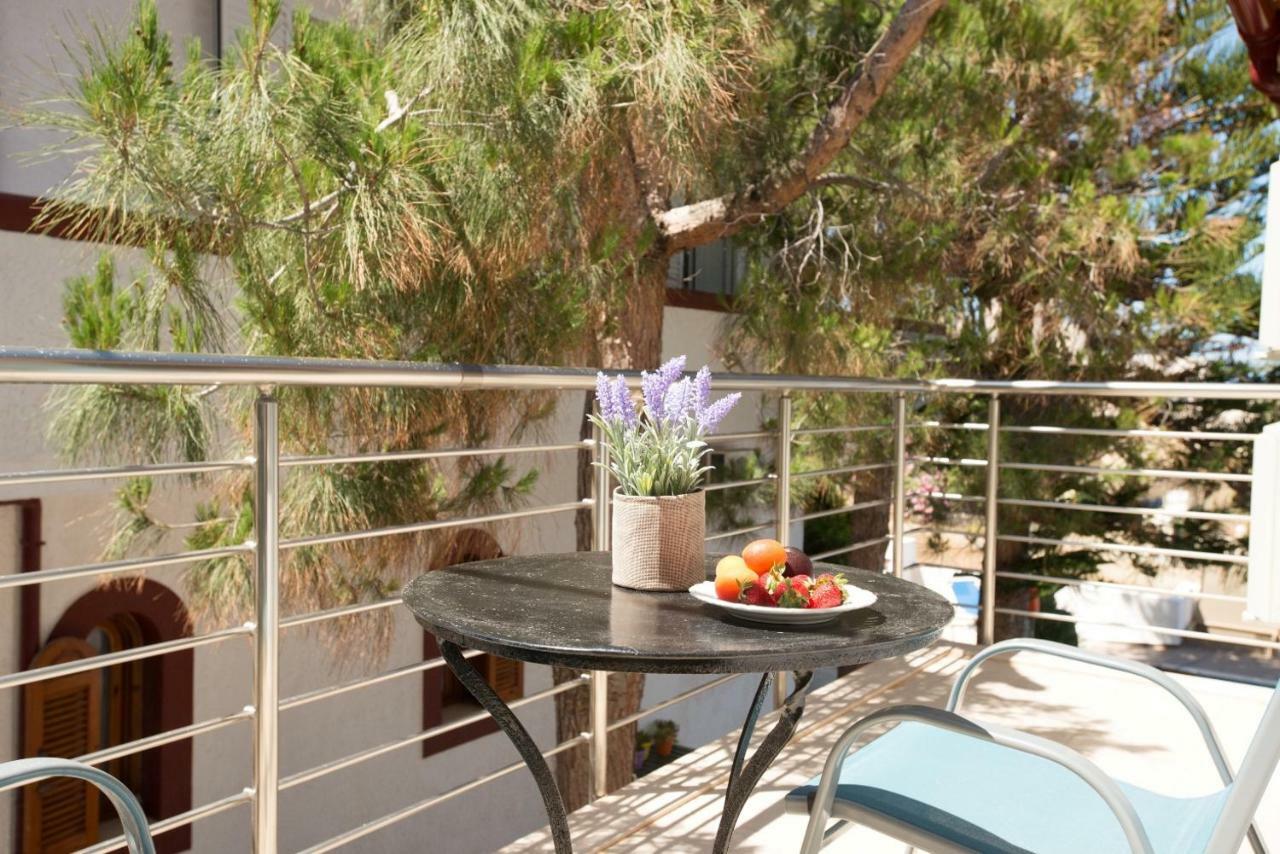 Houmeli Maisonettes & Apartments Kalamaki  Exterior photo